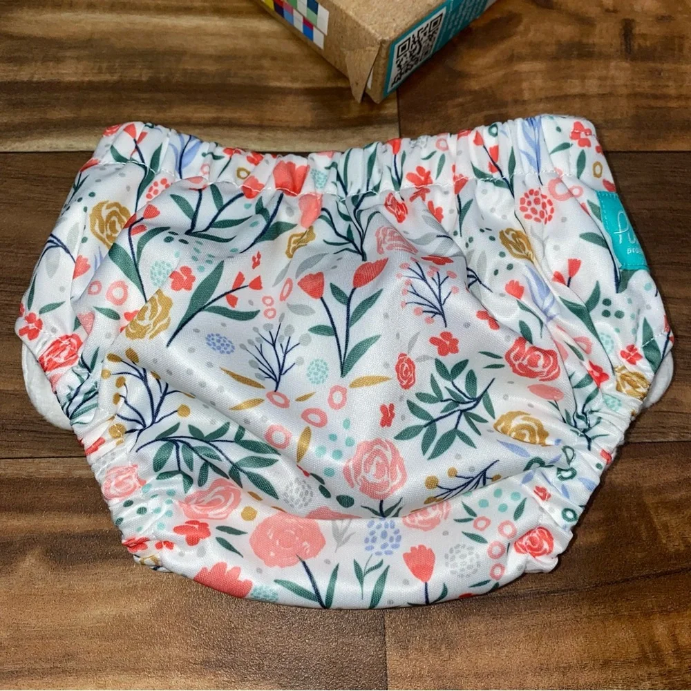 Pampers hybrid Reusable Diaper Cover One size fits most 0-30 months, 8-35lb